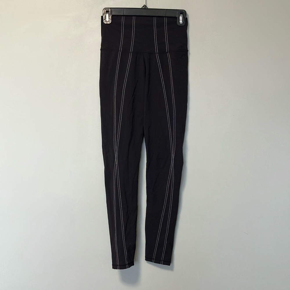 Carbon38 Black Leggings with White Stitching